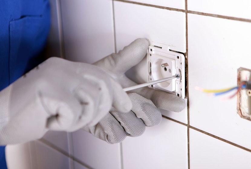 electricidad en un baño